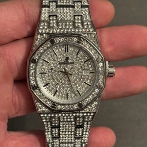 UA Audemars Piguet Silver Crystal-Paved Bracelet Watch